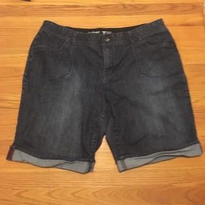 Cuffed Denim Bermuda length shorts with stretch